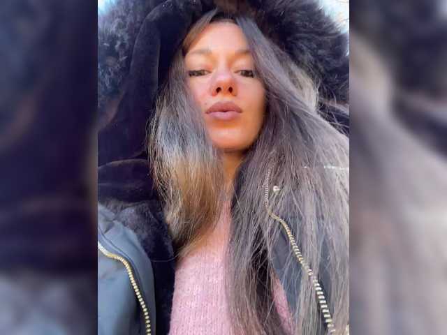 Margo--1 live cam on BongaCams
