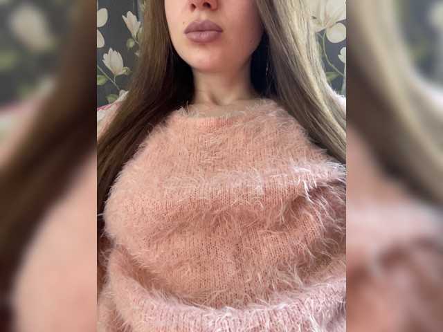 Margo--1, en directo ahora en BongaCams