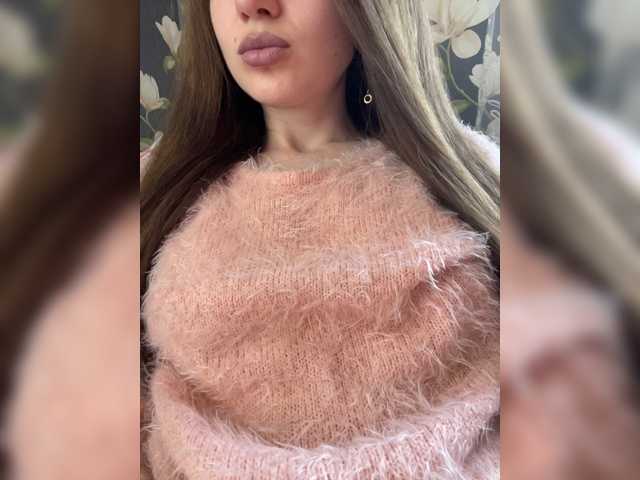 Margo--1, live now on BongaCams