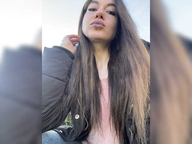 Margo--1, en directo ahora en BongaCams