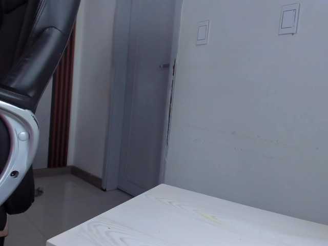 JADE-LUX live cam on BongaCams