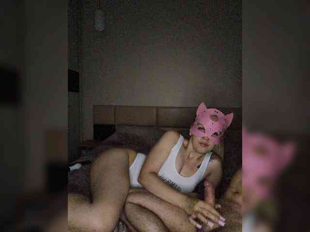 Black-and-Blond webcam