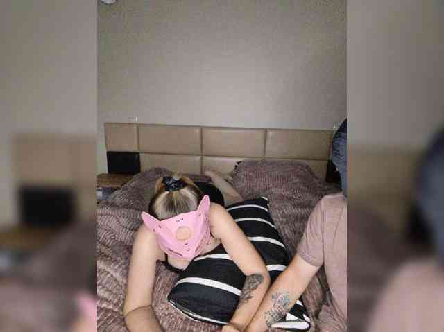 Black-and-Blond webcam