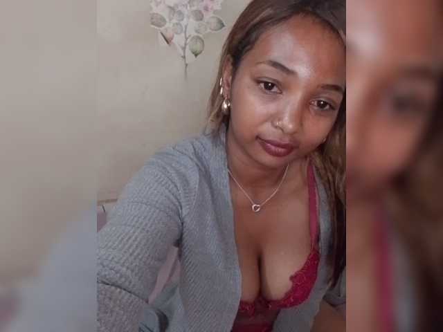 Latikaa live cam on BongaCams