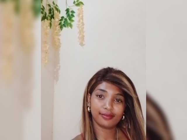 Latikaa live cam on BongaCams