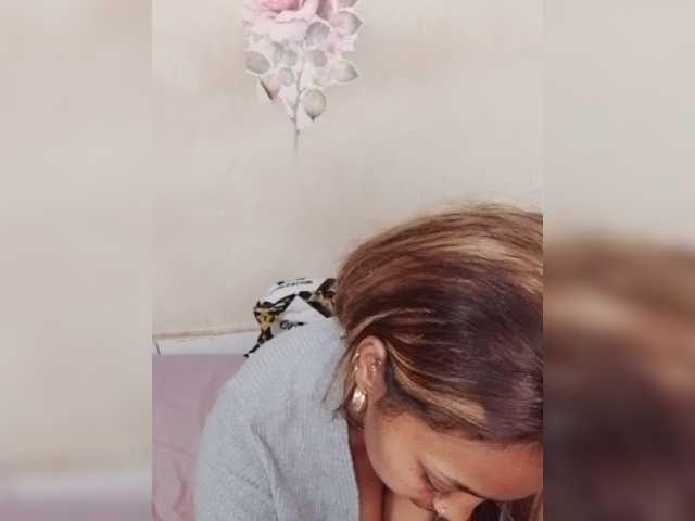 Latikaa live cam on BongaCams