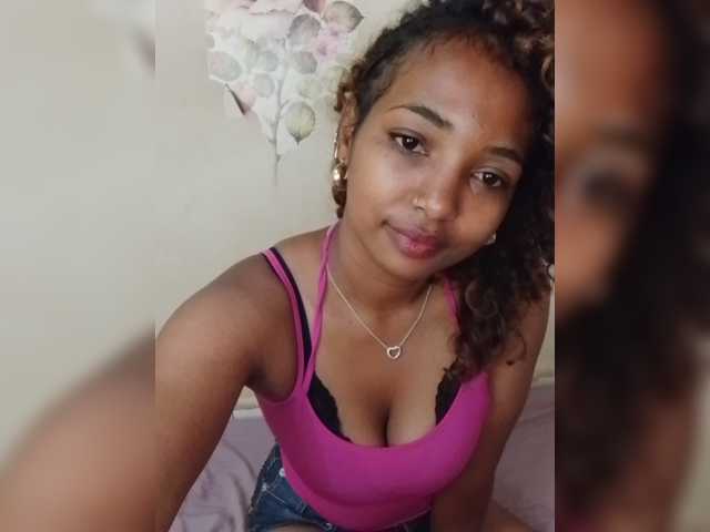 Latikaa — live female cam