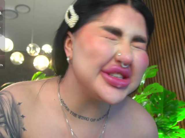 LilyBerryy live cam on BongaCams