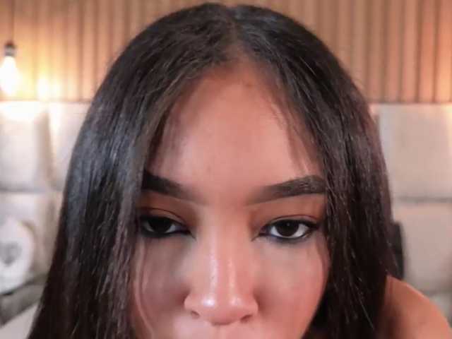 FranchezkaBloom live cam on BongaCams