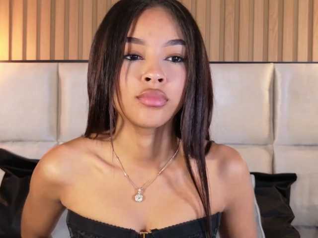 FranchezkaBloom live cam on BongaCams