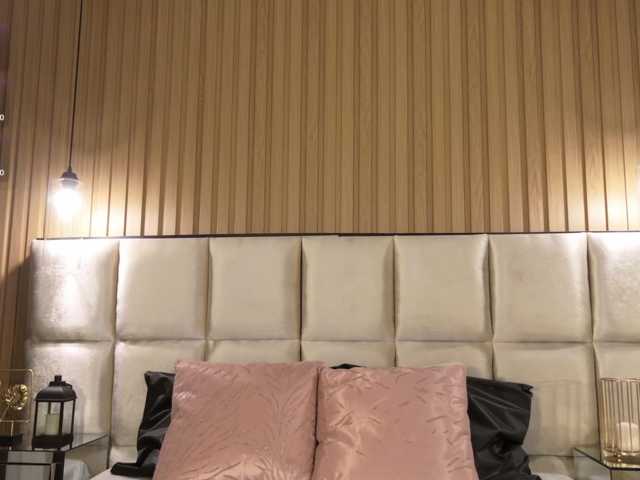 FranchezkaBloom live cam on BongaCams