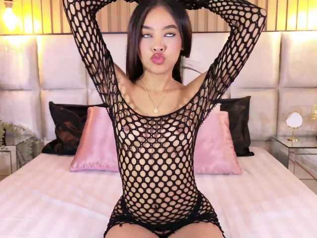 FranchezkaBloom live cam on BongaCams