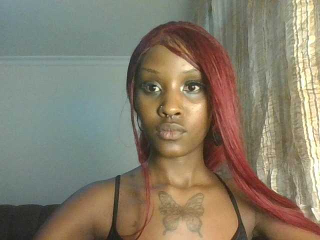 Queenmial webcam