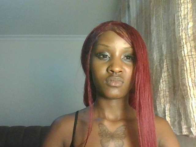 Queenmial webcam