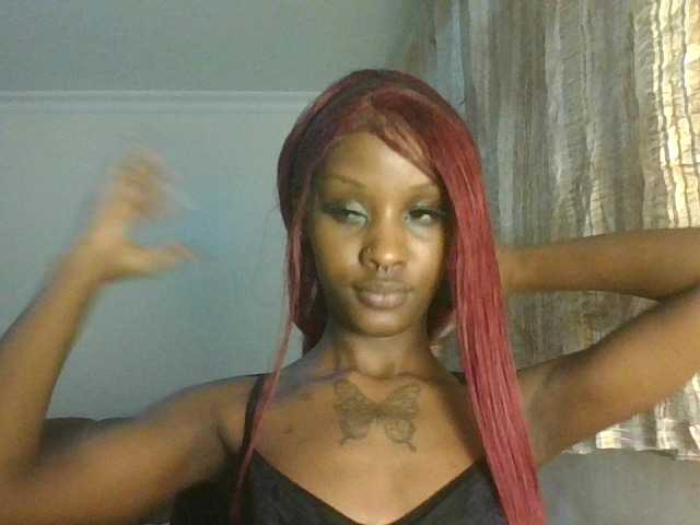 Queenmial webcam