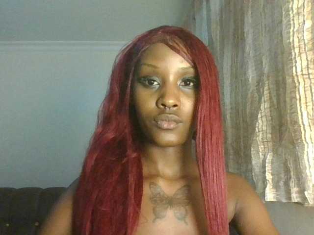 Queenmial webcam