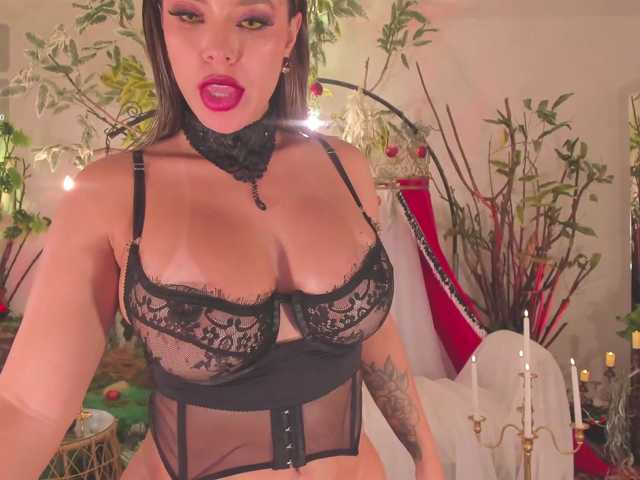 DanielleSaint live cam