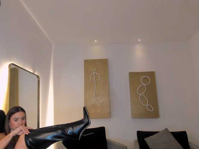 DanielleSaint live cam on BongaCams