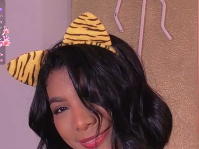 GiaMilano live cam on BongaCams