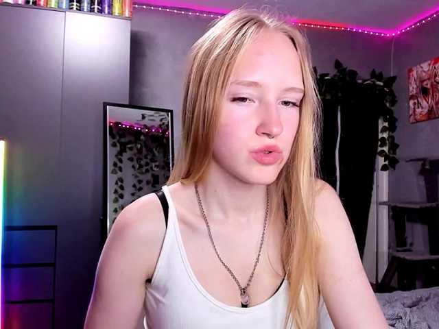 Evelia live cam on BongaCams