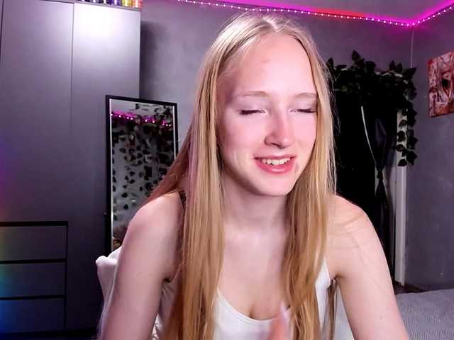 Evelia live cam on BongaCams