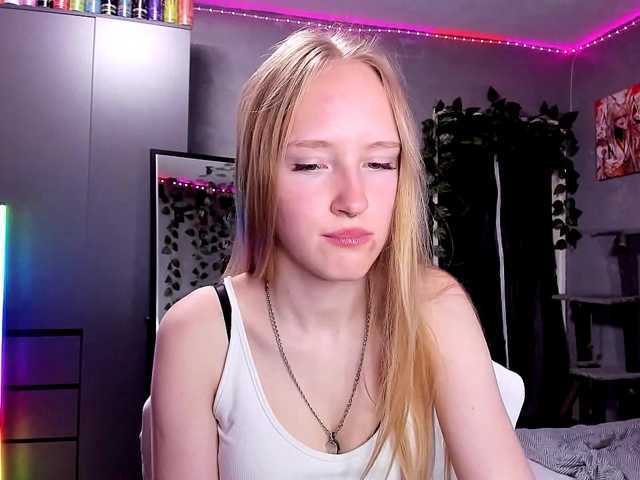 Evelia live cam on BongaCams