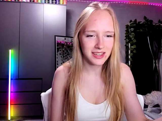 Evelia live cam on BongaCams