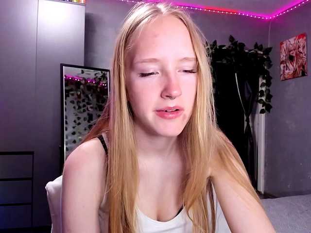 Evelia live cam on BongaCams