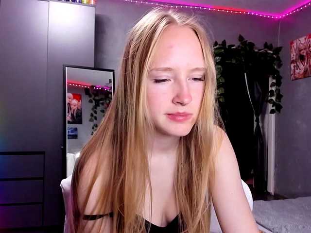 Evelia live cam on BongaCams