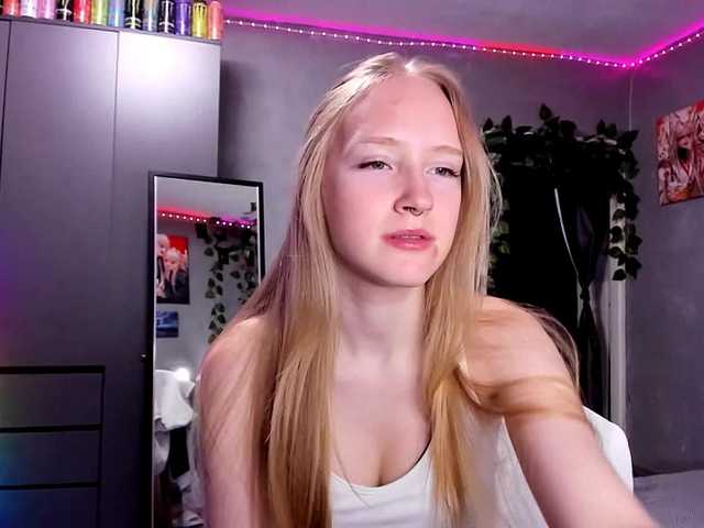 Evelia live cam on BongaCams