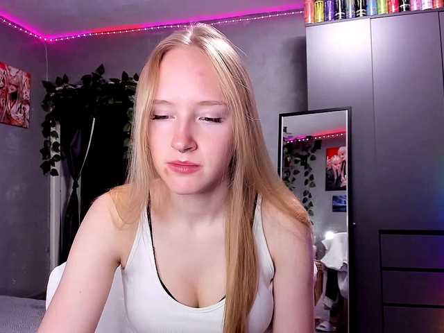 Evelia live cam on BongaCams
