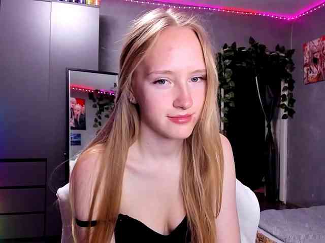 evelia's live room