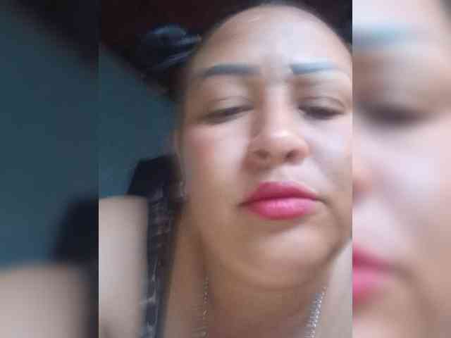 Roxy-king's live stream