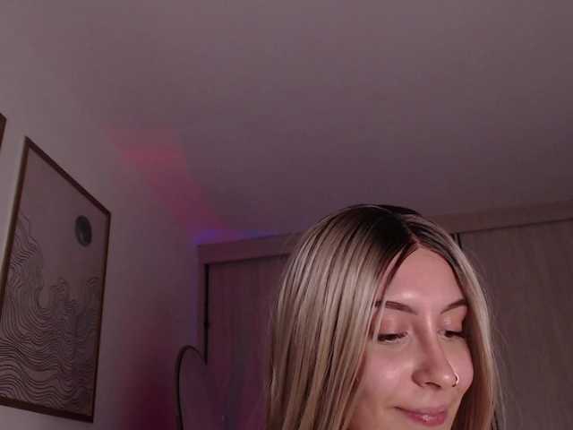 Profile thumbnail for AlesziaRose
