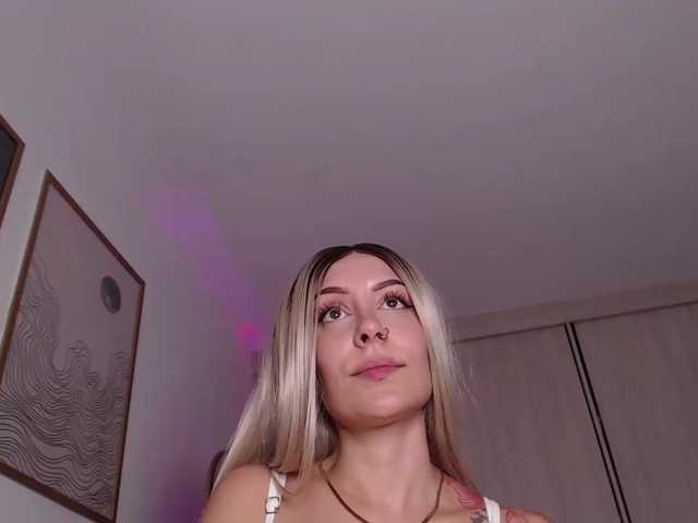 AlesziaRose live cam on BongaCams
