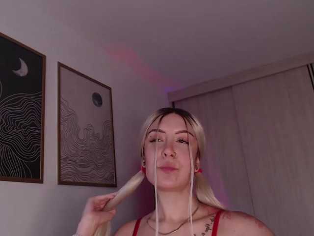 AlesziaRose live cam on BongaCams