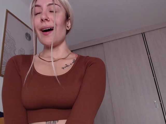 AlesziaRose live cam on BongaCams