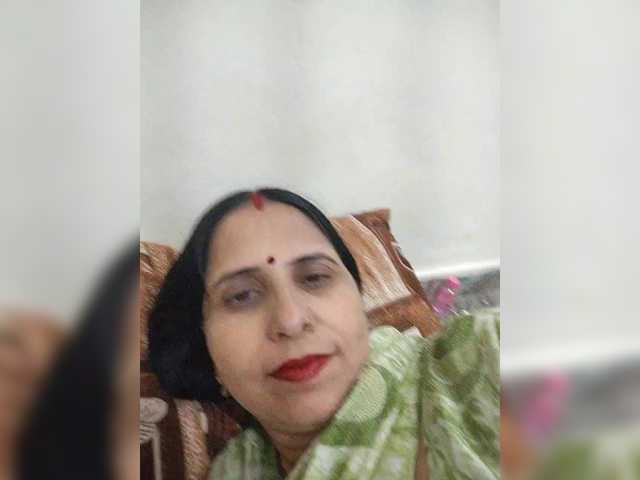 Ahilya8461 live cam on BongaCams