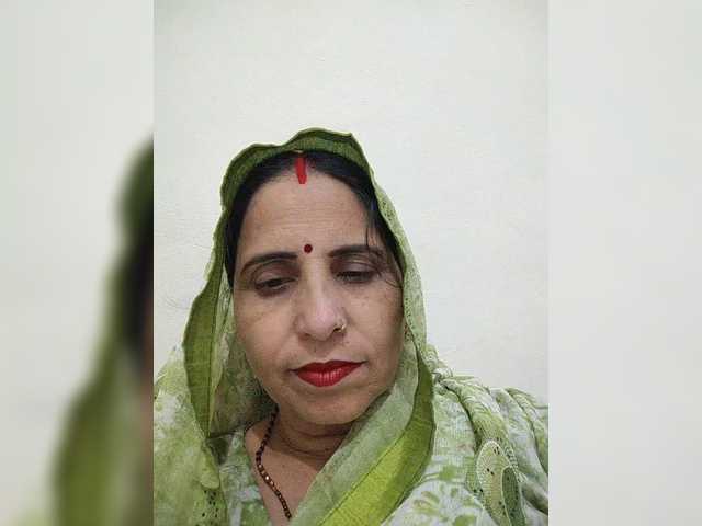 Ahilya8461 — live female cam