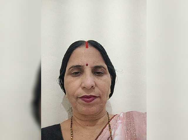 Ahilya8461 live cam on BongaCams