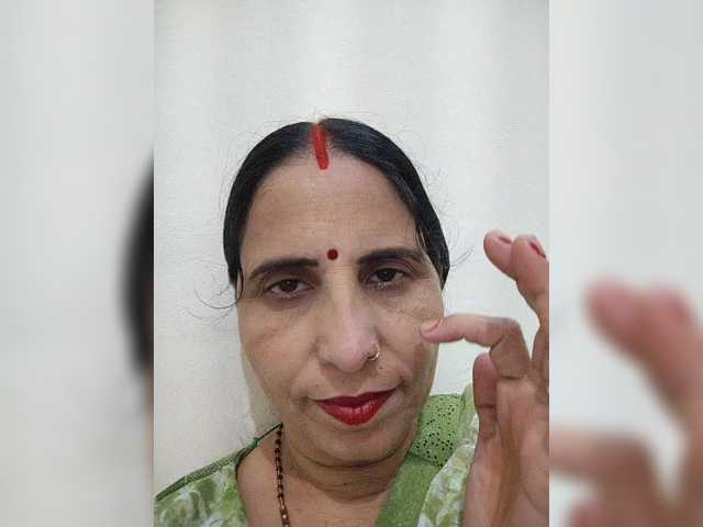 Ahilya8461 — live female cam