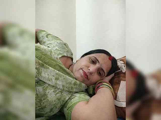 Ahilya8461 webcam