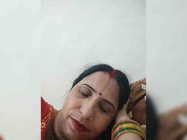 Ahilya8461 webcam