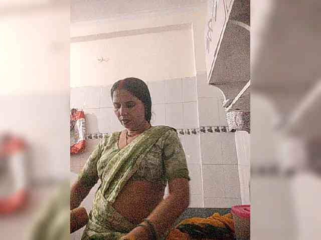 Ahilya8461 webcam