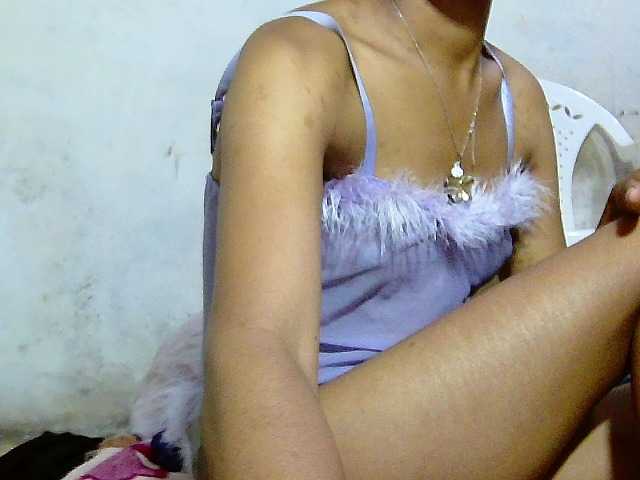 le modèle Princesse586 est en webcam porno dans un show sur le site bongacams, il possède les tags suivants: Arab,Redhead,Hairy