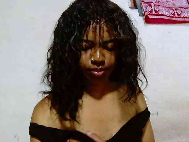 Princesse586's cam show statistics and live stream