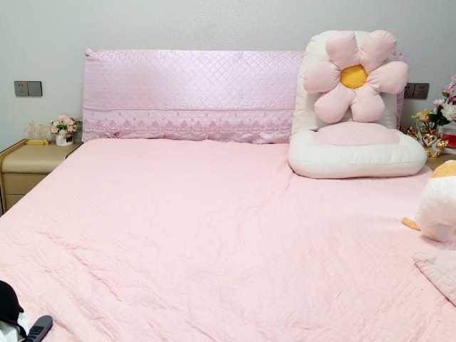 XuXue, live now on BongaCams