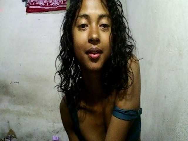SexyMimi586 — live female cam