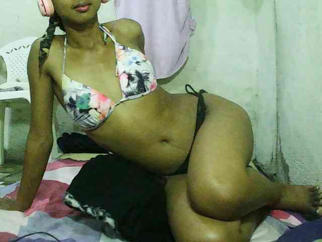 SexyMimi586 webcam