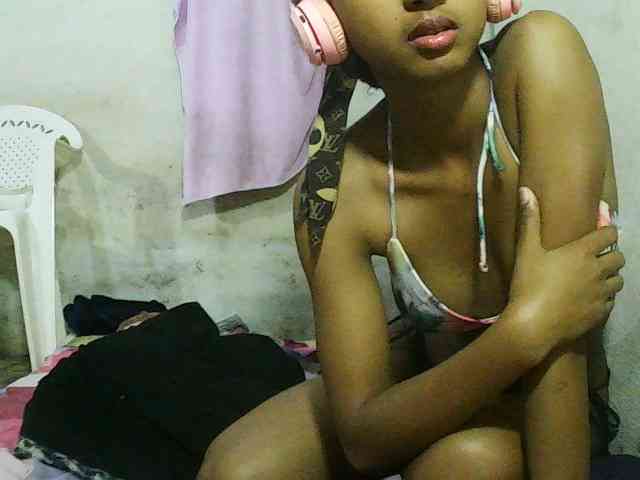 SexyMimi586 webcam